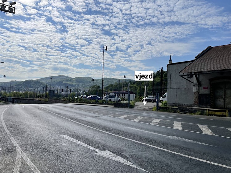 Pronájem garážového stání 12 m² - foto 1