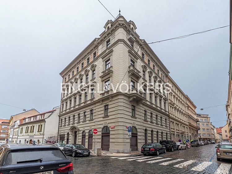 Pronájem garážového stání 10 m² - foto 3