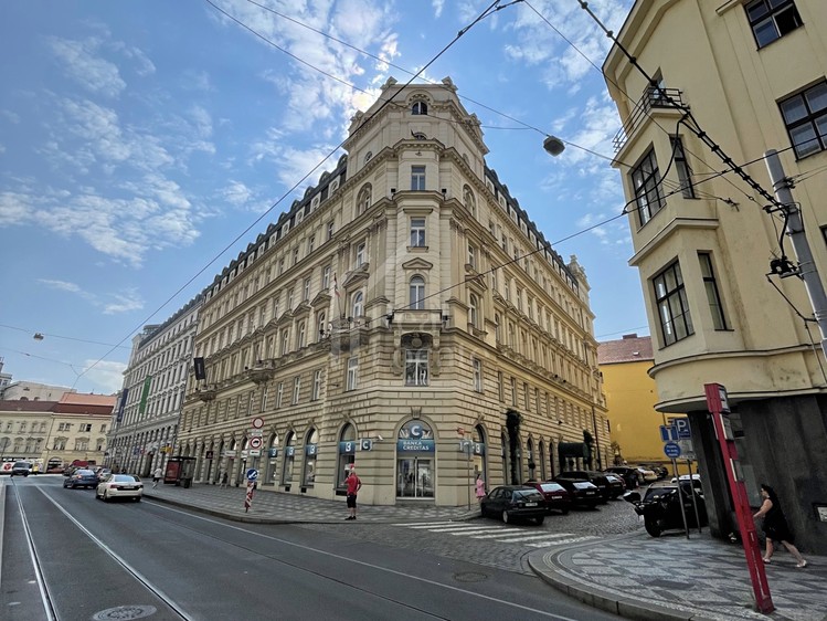 Pronájem garáže 10 m² - foto 1