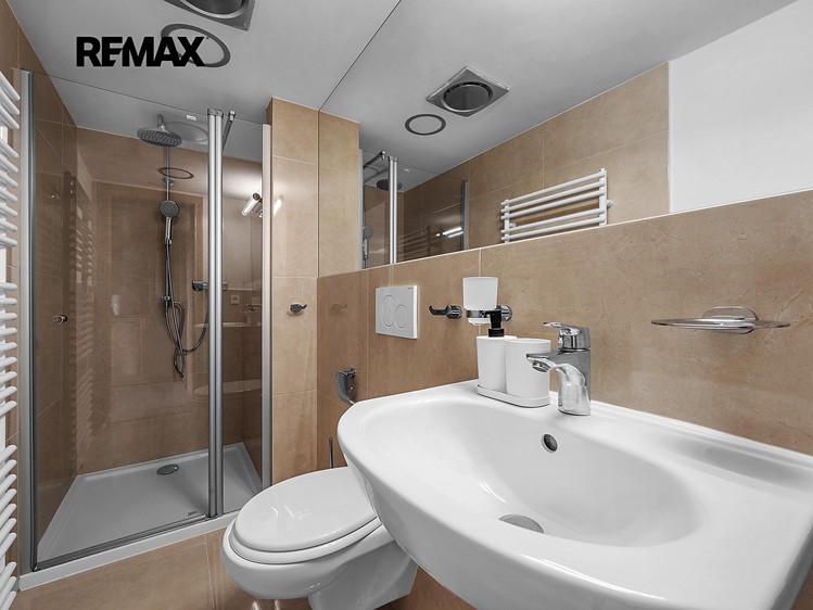 Prodej bytu 1+kk 37 m² (Podkrovní) - foto 6