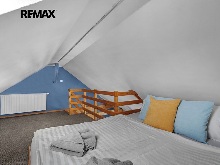 Prodej bytu 1+kk 37 m² (Podkrovní) - foto 5