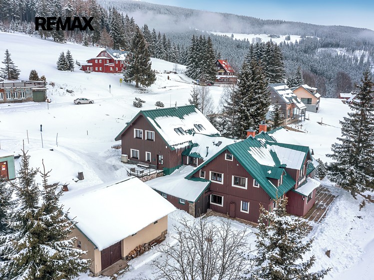 Prodej bytu 1+kk 37 m² (Podkrovní) - foto 8
