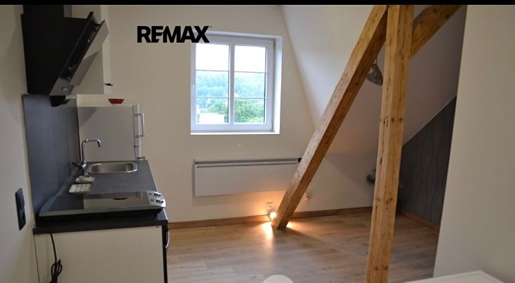 Prodej bytu atypické 75 m² (Podkrovní) - foto 7