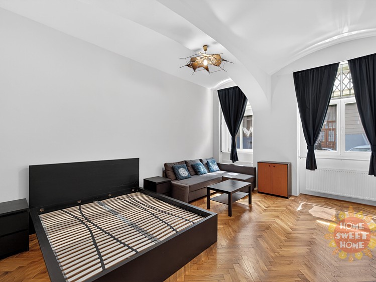 Pronájem bytu 1+1 49 m² - foto 1