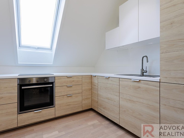 Pronájem bytu 3+1 122 m² - foto 1