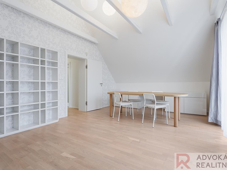 Pronájem bytu 3+1 122 m² - foto 4
