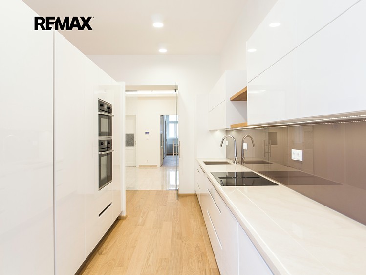 Pronájem bytu 4+kk 164 m² (Jednopodlažní) - foto 1