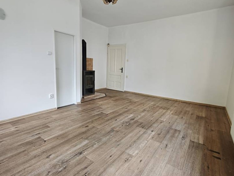 Pronájem bytu 1+1 56 m² - foto 3