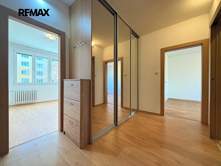 Pronájem bytu 3+1 65 m² - foto 2