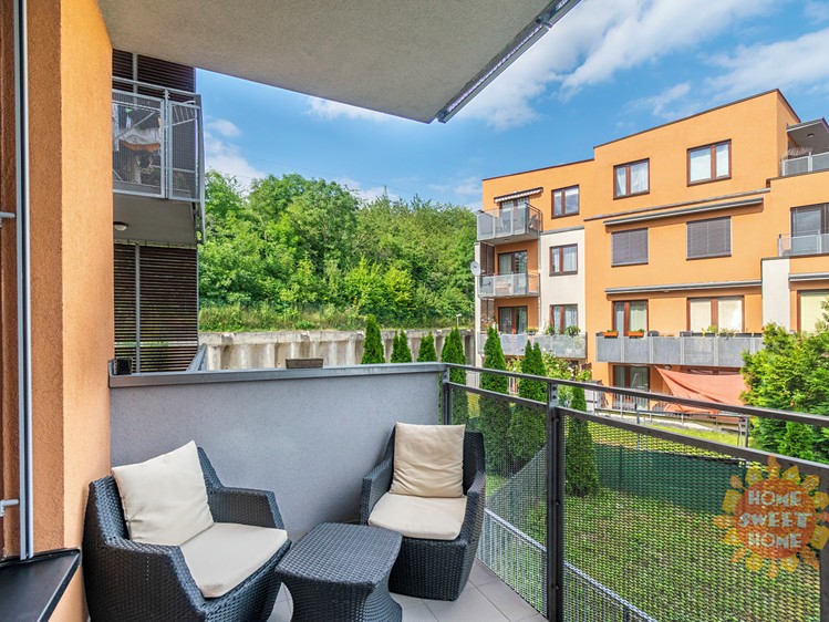 Pronájem bytu 1+kk 33 m² - foto 1