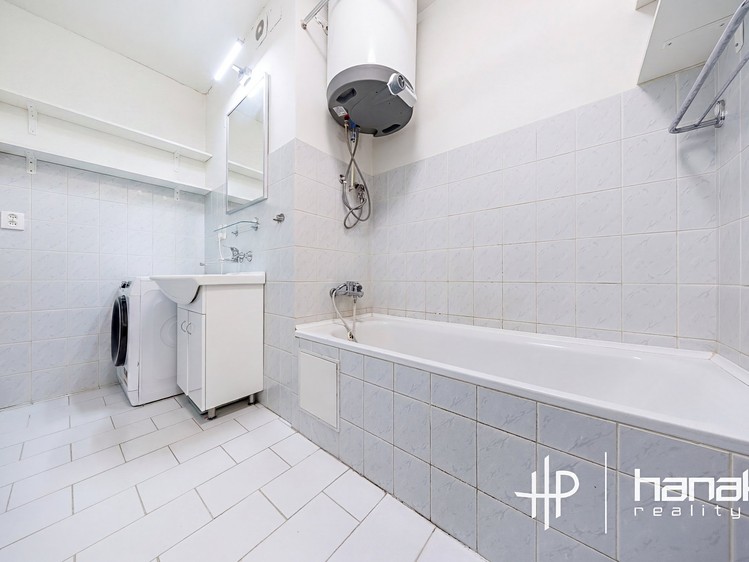 Pronájem bytu 3+kk 53 m² (Podkrovní) - foto 6
