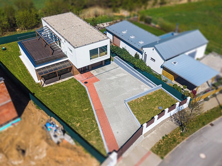 Prodej  rodinného domu 292 m², pozemek 817 m² - foto 5