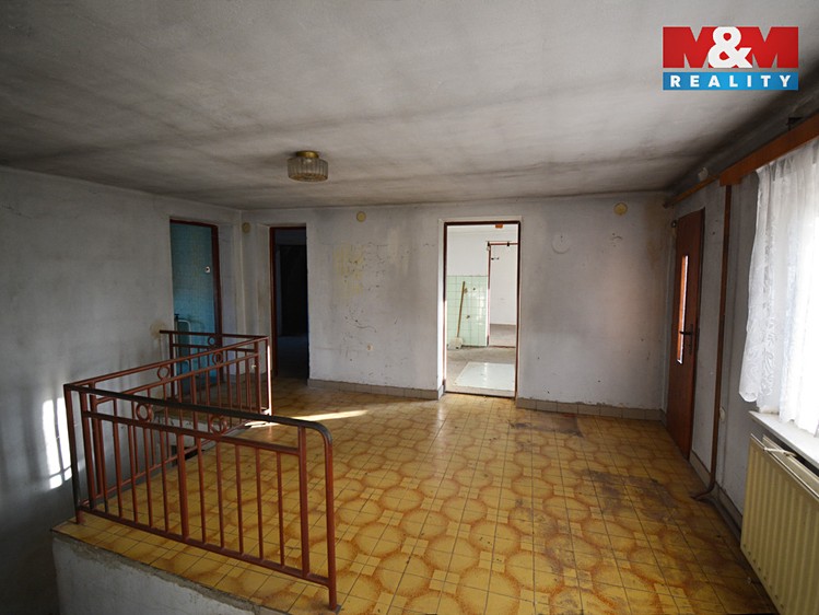 Prodej rodinného domu 200 m², pozemek 1 034 m² - foto 5