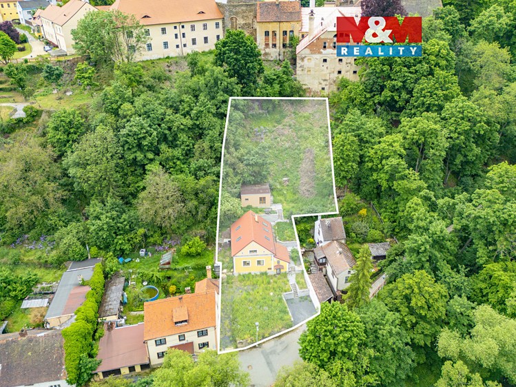 Prodej rodinného domu 124 m², pozemek 1 185 m² - foto 1