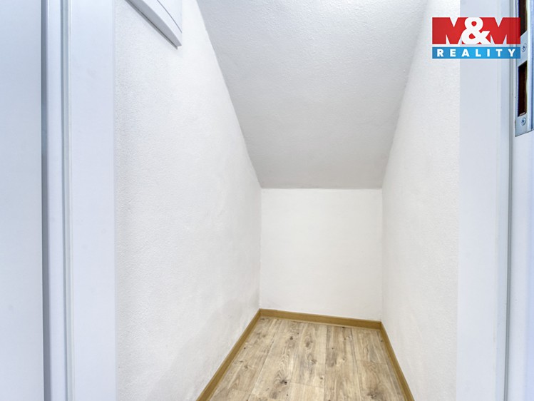 Prodej rodinného domu 124 m², pozemek 1 185 m² - foto 5