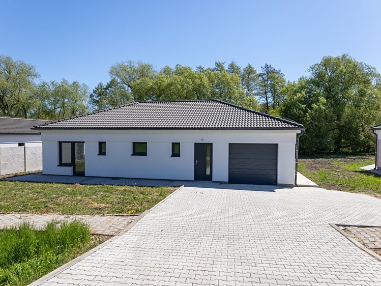 Prodej rodinného domu 125 m², pozemek 746 m² - foto 1