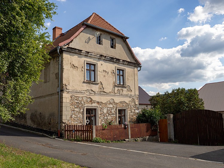 Prodej zemědělské usedlosti 240 m², pozemek 3 749 m² - foto 1
