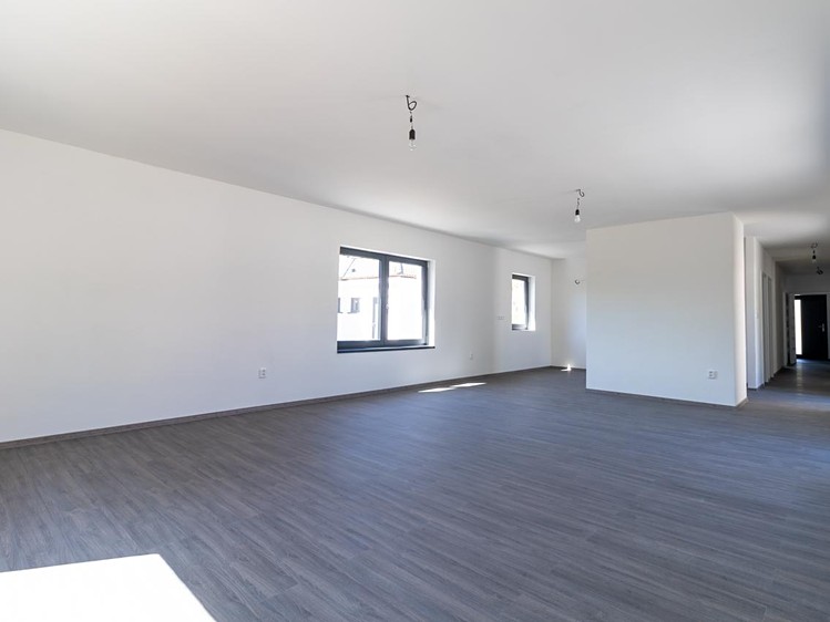 Prodej rodinného domu 132 m², pozemek 921 m² - foto 6