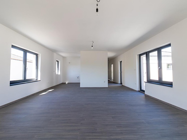 Prodej rodinného domu 132 m², pozemek 921 m² - foto 7