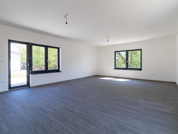 Prodej rodinného domu 132 m², pozemek 921 m² - foto 8