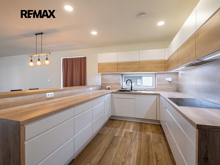Prodej  rodinného domu 127 m², pozemek 1 080 m² - foto 5