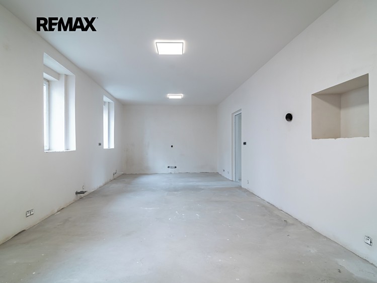 Prodej rodinného domu 235 m², pozemek 520 m² - foto 3