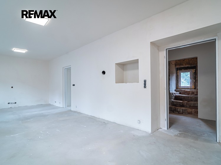 Prodej rodinného domu 235 m², pozemek 520 m² - foto 4