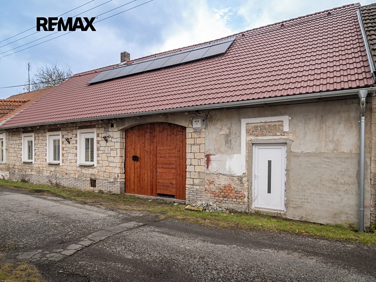 Prodej rodinného domu 235 m², pozemek 520 m² - foto 2