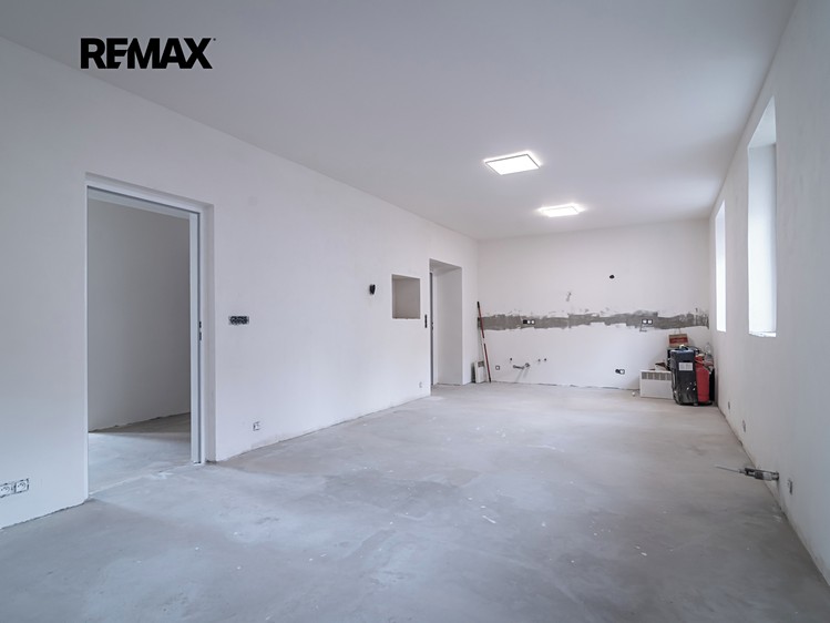 Prodej rodinného domu 235 m², pozemek 520 m² - foto 5