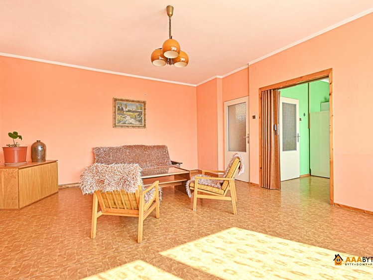 Prodej rodinného domu 230 m², pozemek 534 m² - foto 4