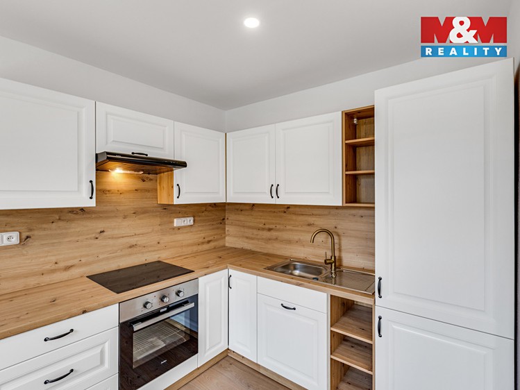 Prodej rodinného domu 162 m², pozemek 549 m² - foto 4