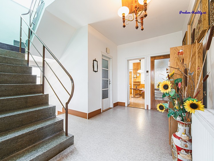 Prodej rodinného domu 250 m², pozemek 1 580 m² - foto 6