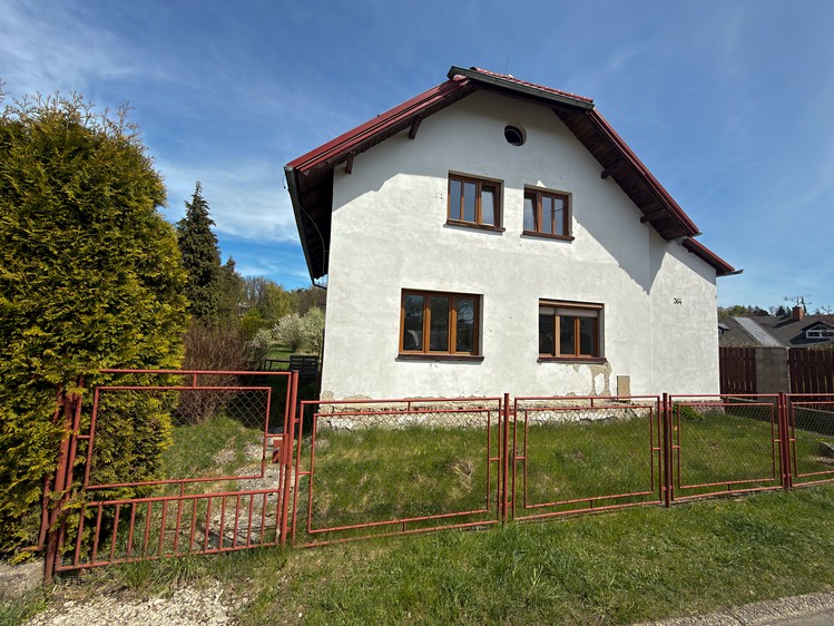 Prodej rodinného domu 166 m², pozemek 2 220 m² - foto 1