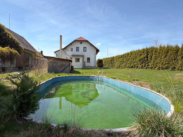 Prodej rodinného domu 166 m², pozemek 2 220 m² - foto 2