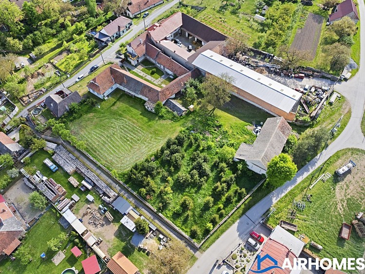 Prodej  zemědělské usedlosti 370 m², pozemek 5 500 m² - foto 3