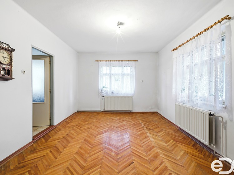 Prodej rodinného domu 300 m², pozemek 1 247 m² - foto 7