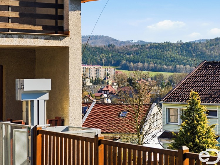 Prodej vícegeneračního domu 300 m², pozemek 1 852 m² - foto 7