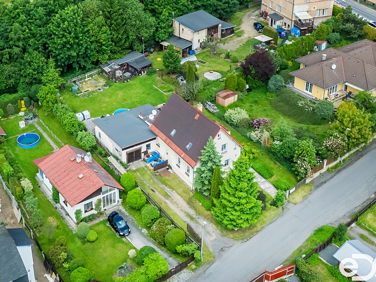 Prodej rodinného domu 200 m², pozemek 941 m² - foto 2