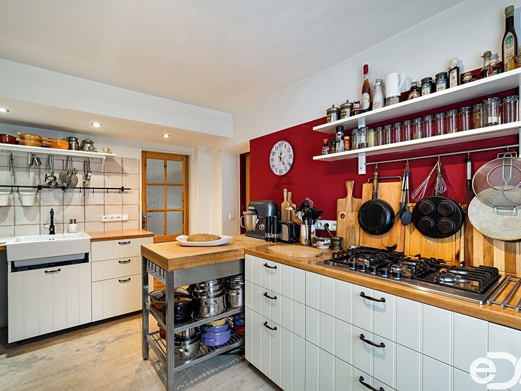 Prodej rodinného domu 200 m², pozemek 941 m² - foto 6
