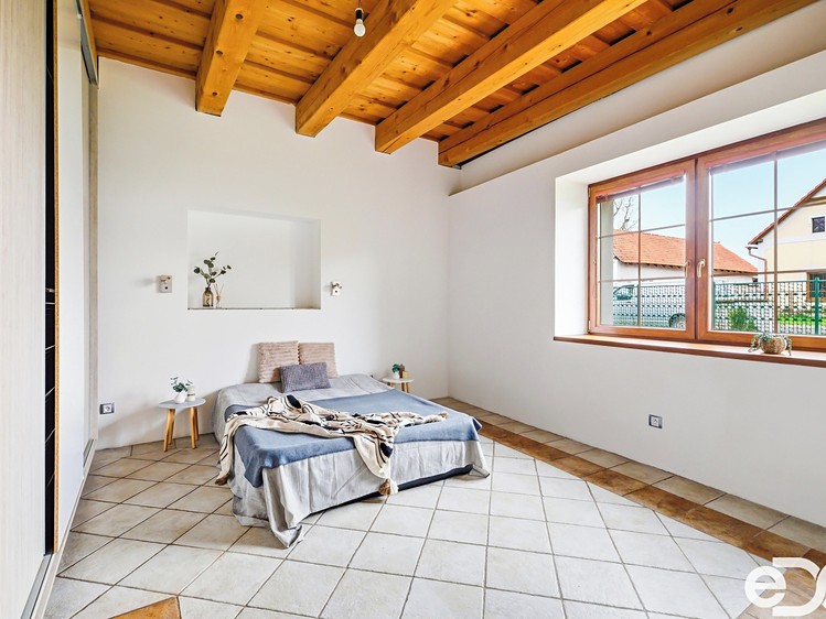 Prodej rodinného domu 400 m², pozemek 2 464 m² - foto 3