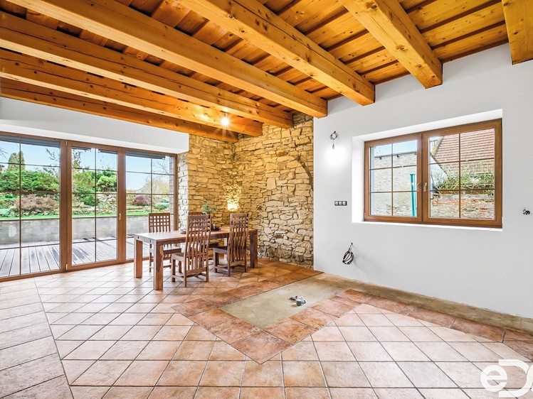 Prodej rodinného domu 400 m², pozemek 2 464 m² - foto 2