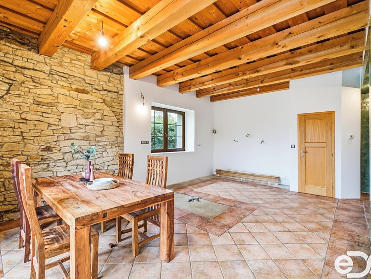 Prodej rodinného domu 400 m², pozemek 2 464 m² - foto 5