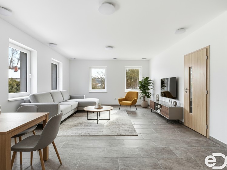 Prodej vícegeneračního domu 232 m², pozemek 789 m² - foto 4