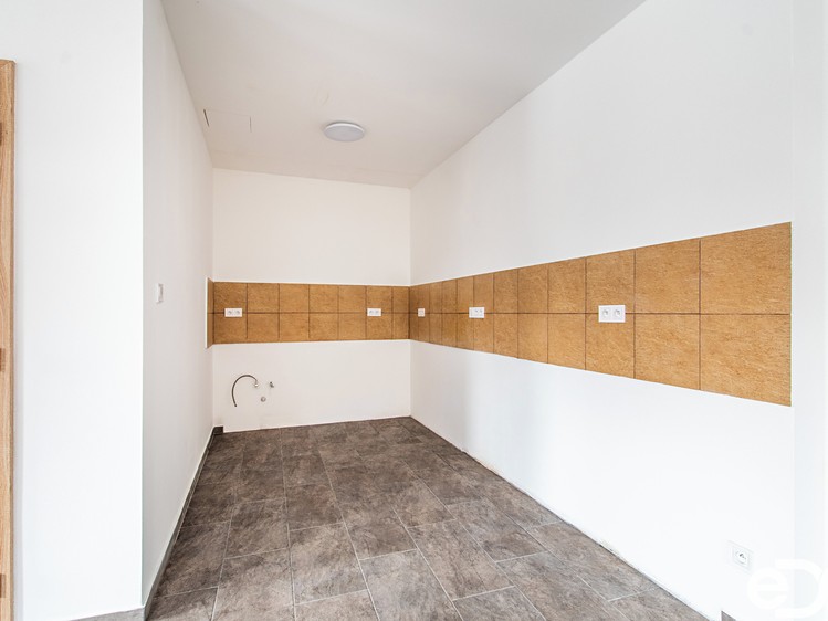 Prodej vícegeneračního domu 232 m², pozemek 789 m² - foto 8