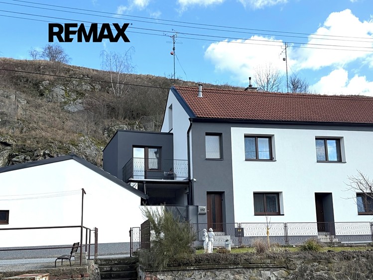 Prodej rodinného domu 250 m², pozemek 179 m² - foto 1