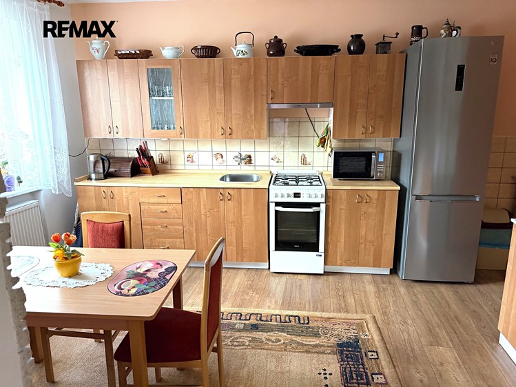 Prodej rodinného domu 250 m², pozemek 179 m² - foto 8