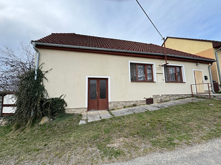 Prodej rodinného domu 188 m², pozemek 933 m² - foto 8