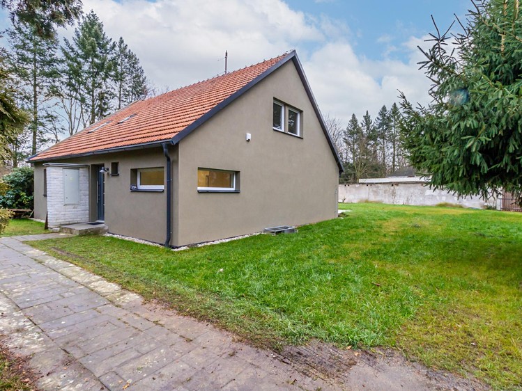 Prodej rodinného domu 220 m², pozemek 720 m² - foto 4