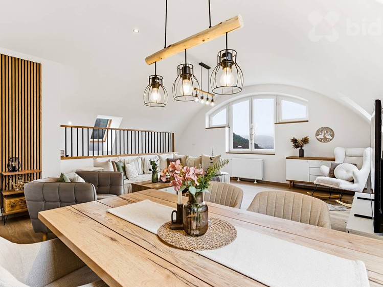 Prodej rodinného domu 281 m², pozemek 1 097 m² - foto 8