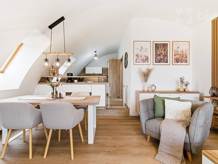 Prodej rodinného domu 281 m², pozemek 1 097 m² - foto 6